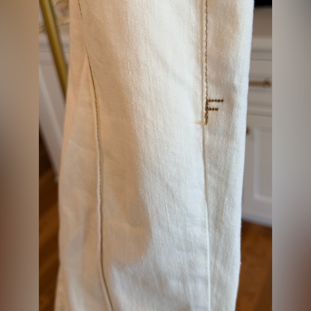 Frame Le High Flare Jeans in Cream - Picture 5 of 14